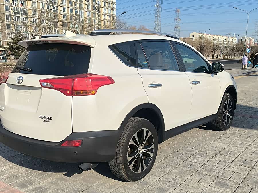 Toyota RAV4 2015 car image #4