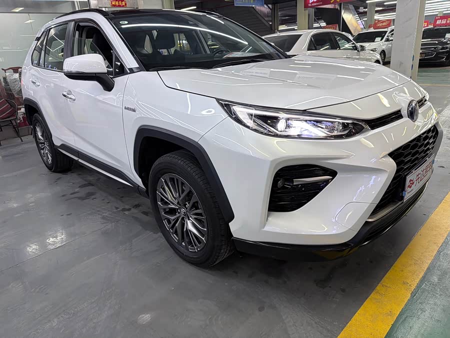 Toyota Wildlander 2023 #4 Toyota Wildlander 2023 изображение автомобиля #4