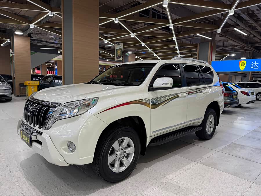 Toyota 2017 car image #4