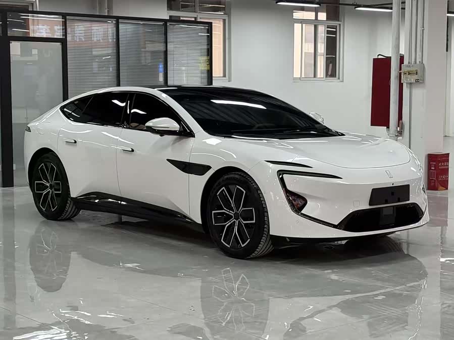 Avatr 12 2025 car image #4