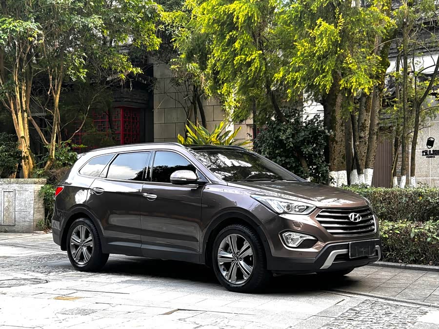 Hyundai Grand Santa Fe 2015 car image #4