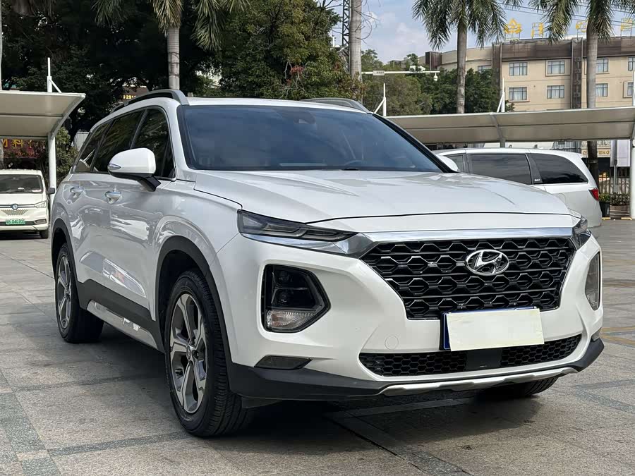 Hyundai Santa Fe 2020 car image #4