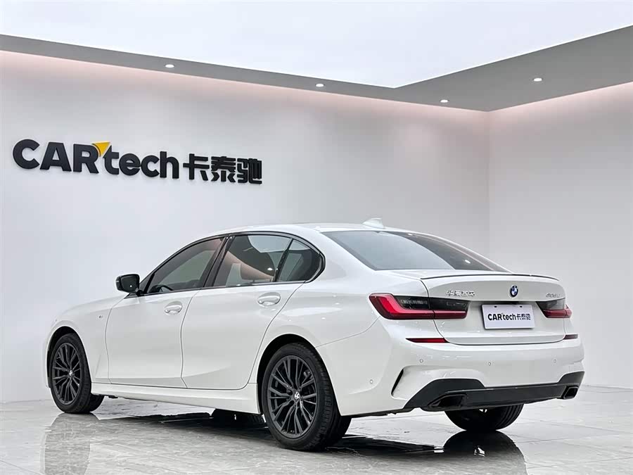 BMW 3 Series 2019 car image #4