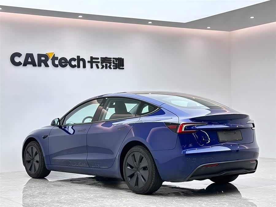 Tesla Model 3 2025 car image #4