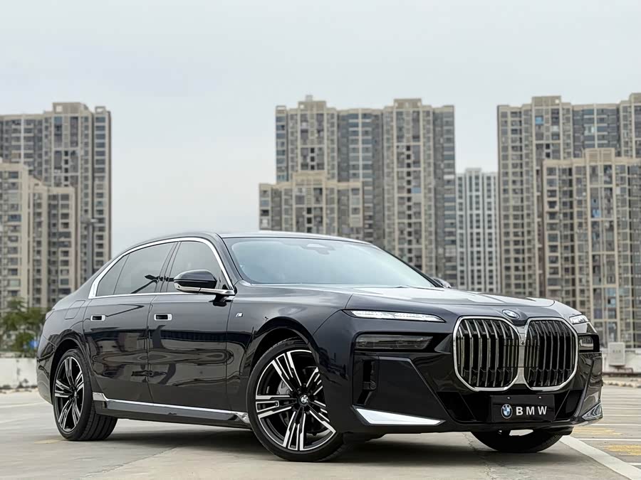BMW 7 Series 2025 car image #4