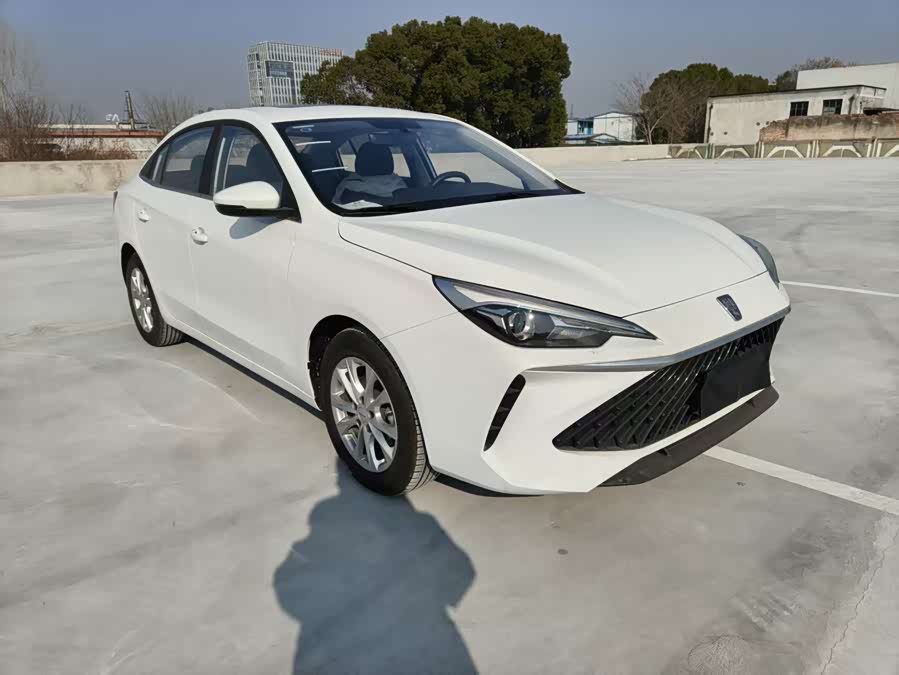 Roewe i5 2025 #4 Roewe i5 2025 car image #4