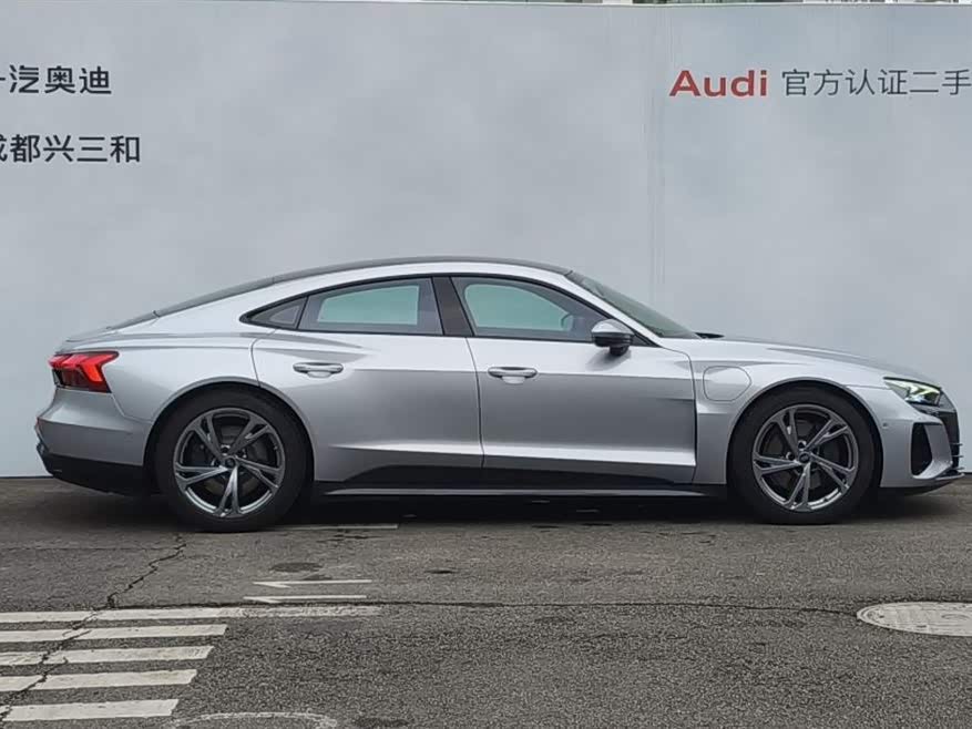 Audi e-tron GT 2024 #4 Audi e-tron GT 2024 صورة سيارة #4