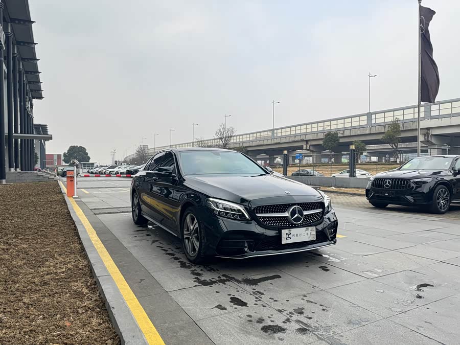 Mercedes-Benz C Class 2018 immagine di auto #4