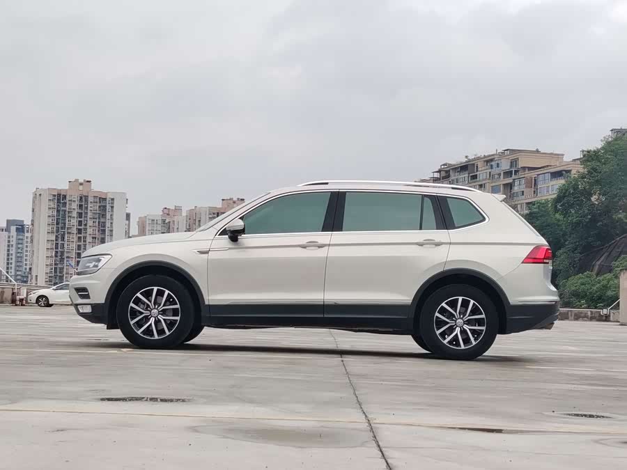 Volkswagen Tiguan L 2018 #4 Volkswagen Tiguan L 2018 car image #4