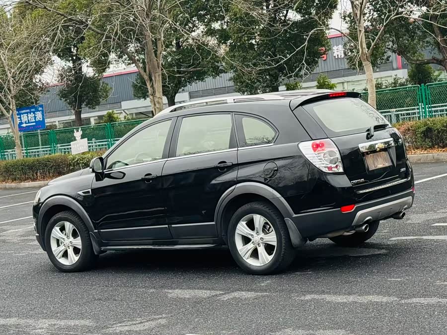 Chevrolet Captiva 2012 car image #4