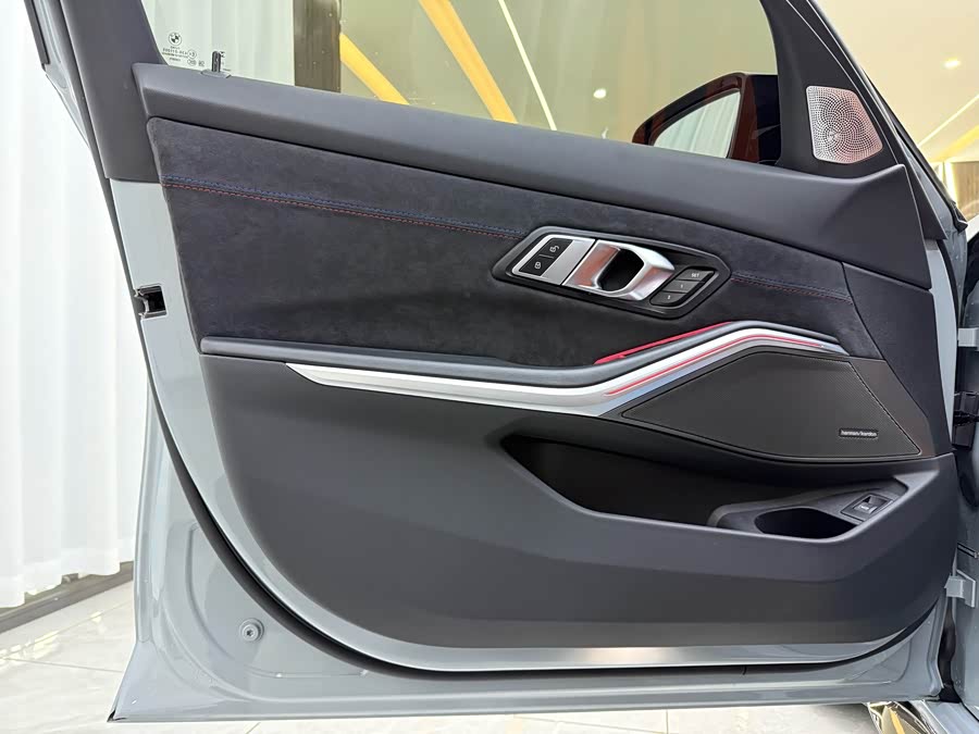 BMW M3 2023 изображение автомобиля #4