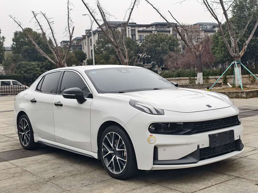 Lynk & Co 03 2020 car image #4