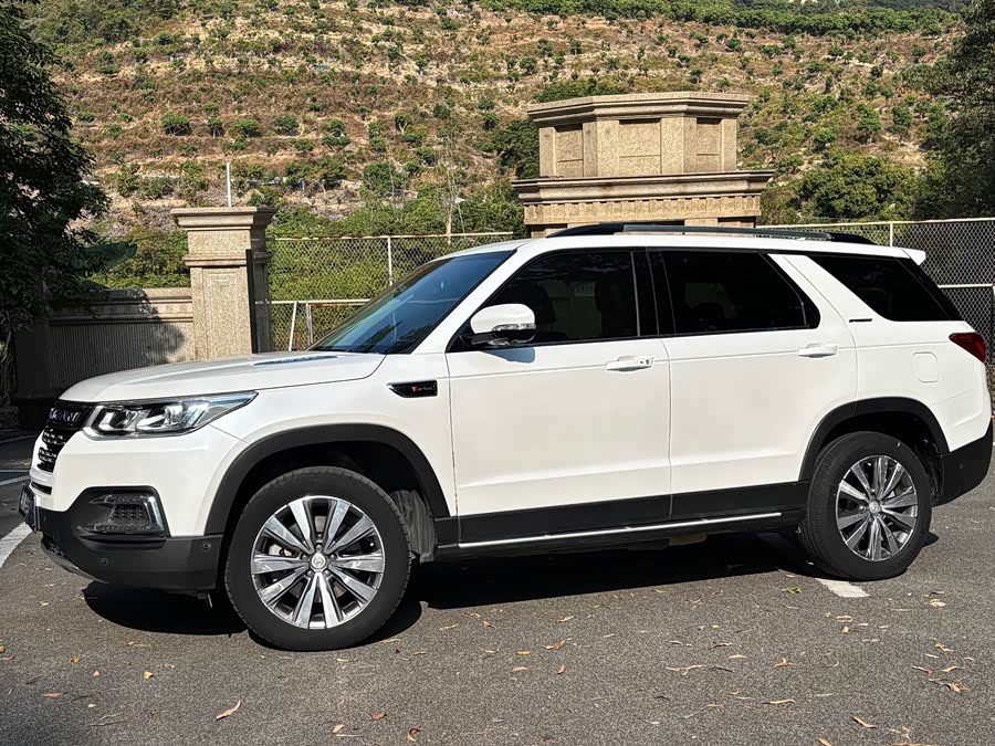 Changan CS95 2018 صورة سيارة #4