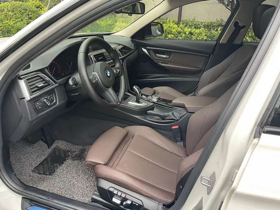 BMW 3 Series 2018 car image #4