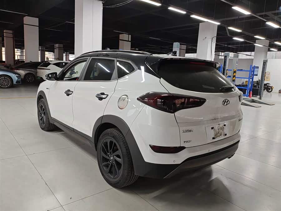 Hyundai Tucson 2017 car image #4