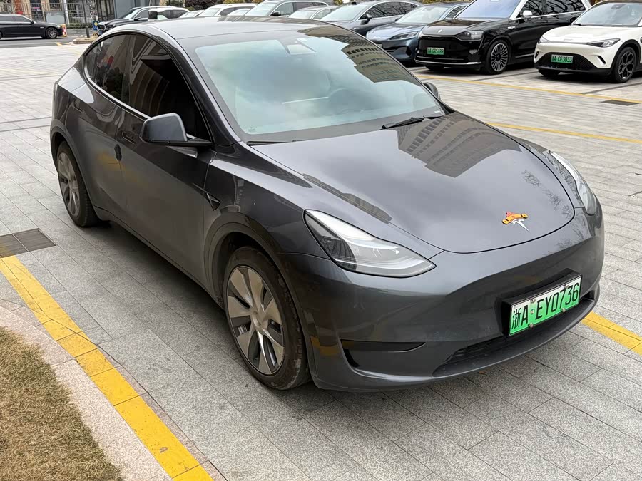 Tesla Model Y 2022 #4 Tesla Model Y 2022 car image #4