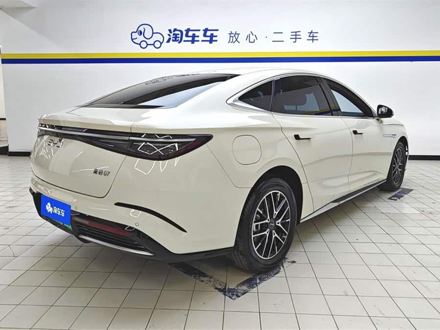 BYD Seal 07 DM-i 2025 immagine di auto #4