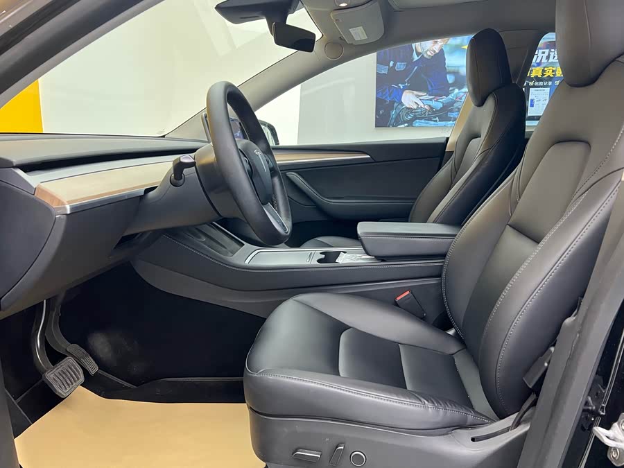 Tesla Model Y 2022 car image #4