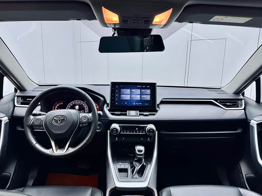Toyota RAV4 2022 car image #4