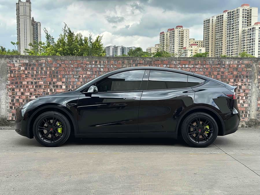 Tesla Model Y 2022 car image #4