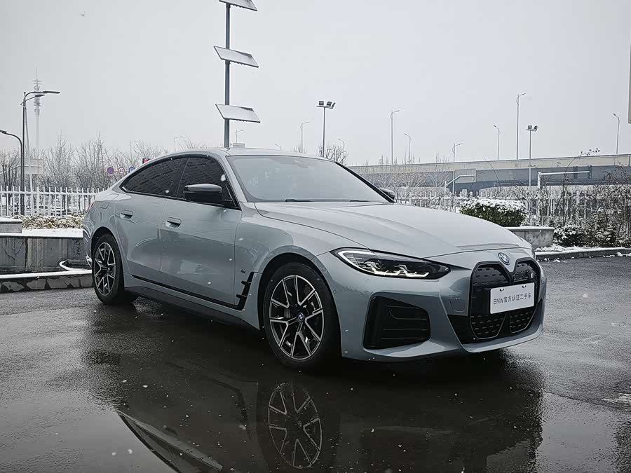 BMW i4 2023 image de voiture #4