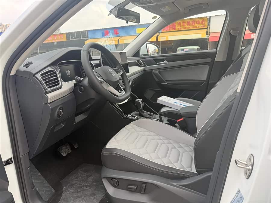 Volkswagen Tayron 2025 immagine di auto #4