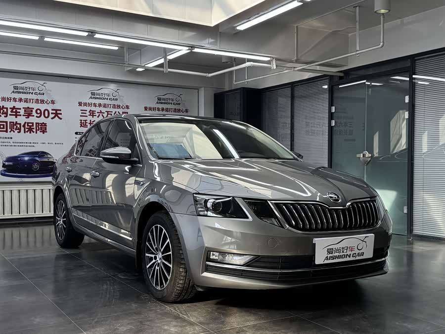 Skoda Octavia 2020 car image #4