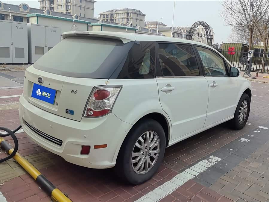 BYD e6 2015 car image #4