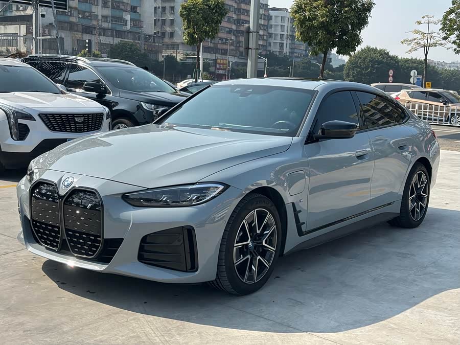 BMW i4 2022 #4 BMW i4 2022 car image #4