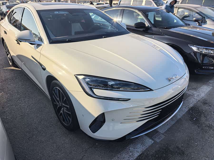 BYD Seal 07 DM-i 2025 car image #4