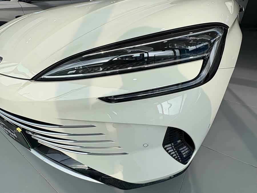 BYD Seal 07 DM-i 2025 car image #4