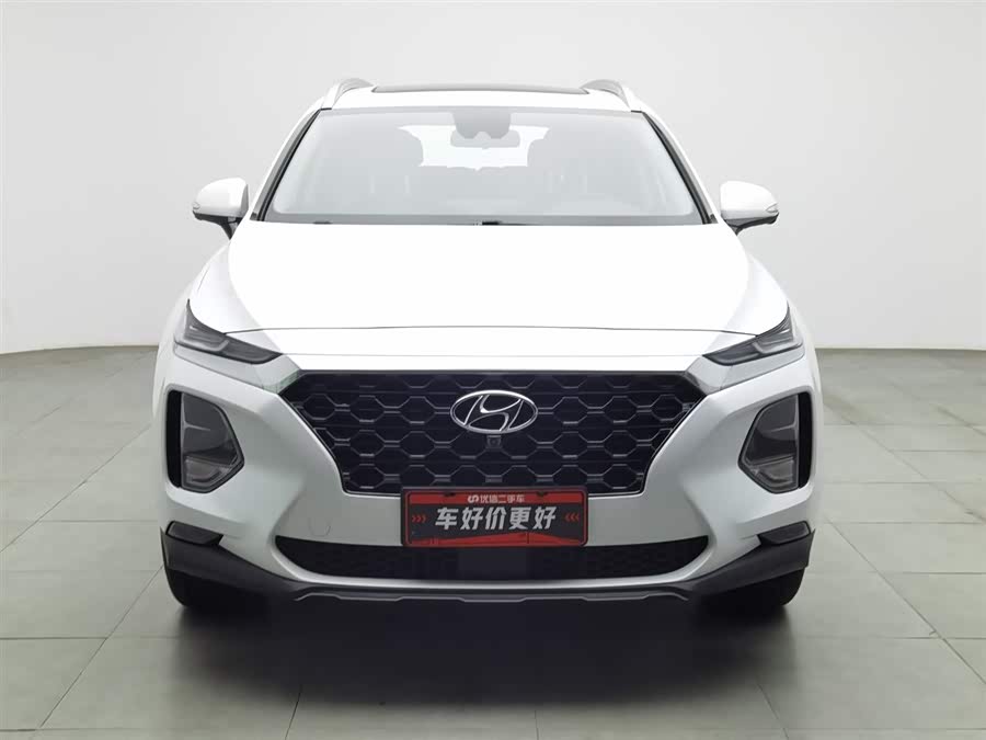 Hyundai Santa Fe 2020 car image #4