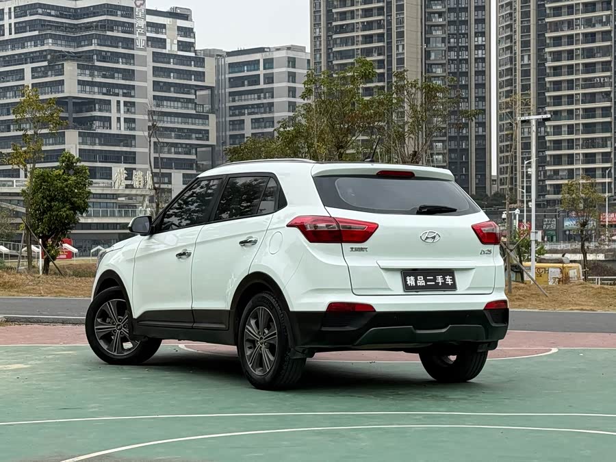 Hyundai ix25 2015 #4 Hyundai ix25 2015 car image #4