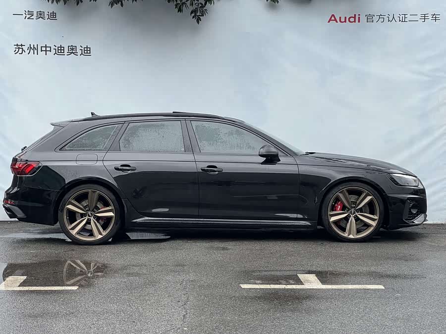Audi RS 4 2023 car image #4