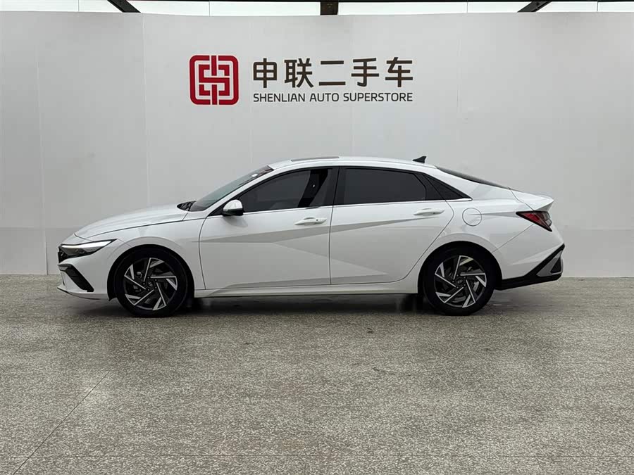 Hyundai Elantra 2023 car image #4