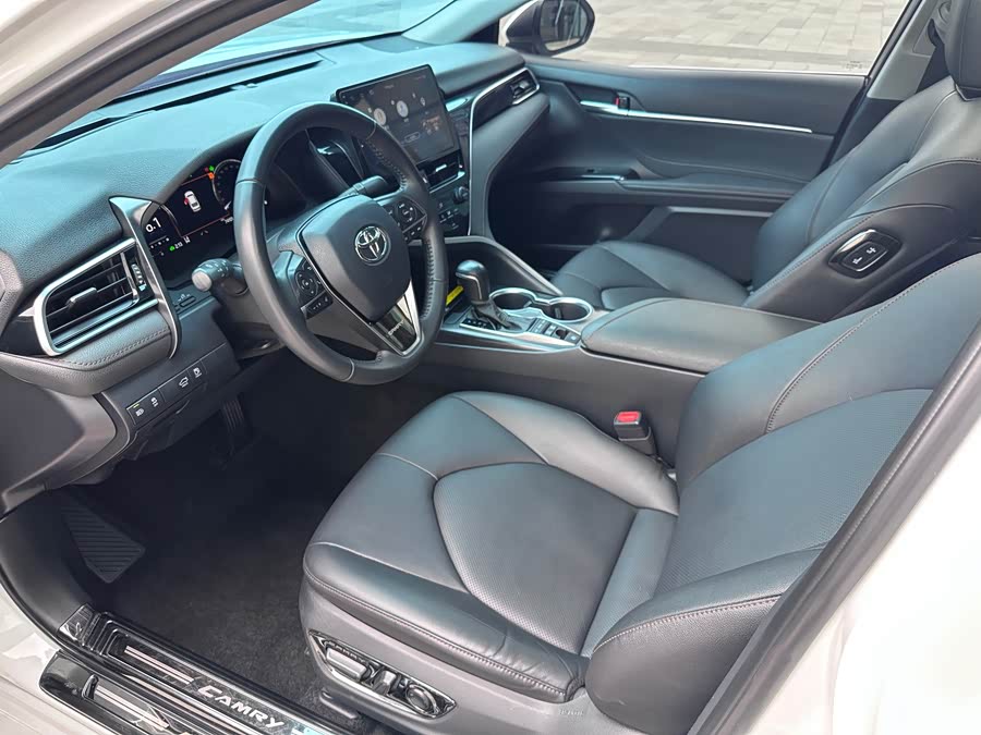 Toyota Camry 2022 car image #4