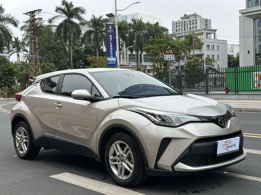 Toyota C-HR 2021 car image #4
