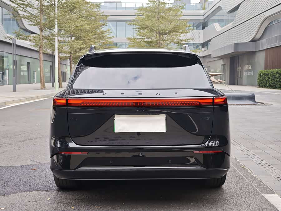 Xpeng G9 2025 car image #4