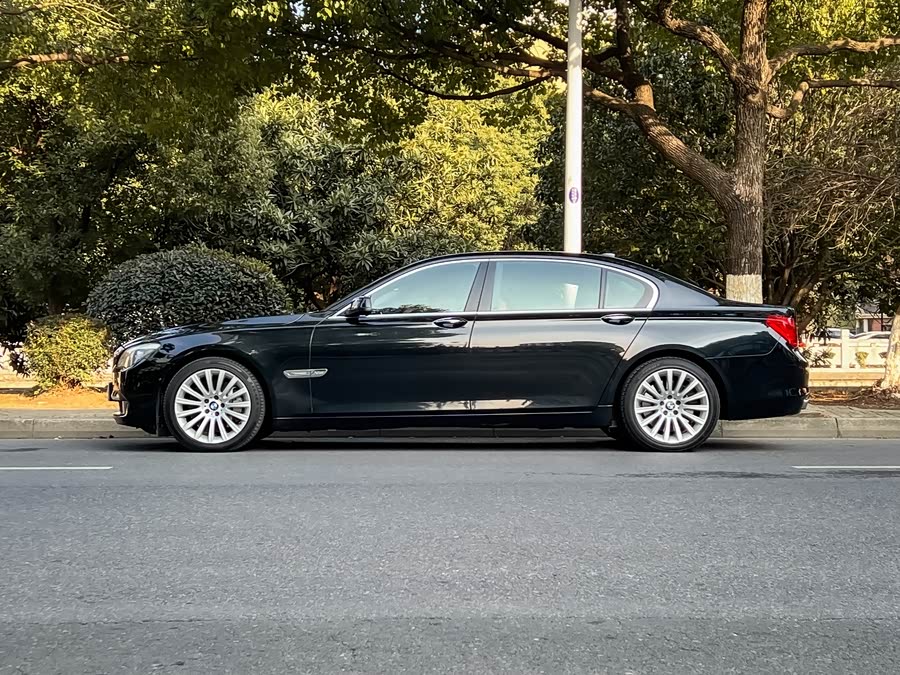 BMW 7 Series 2012 immagine di auto #4