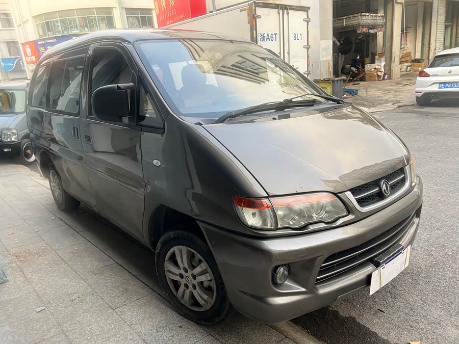 Forthing Lingzhi 2013 car image #4