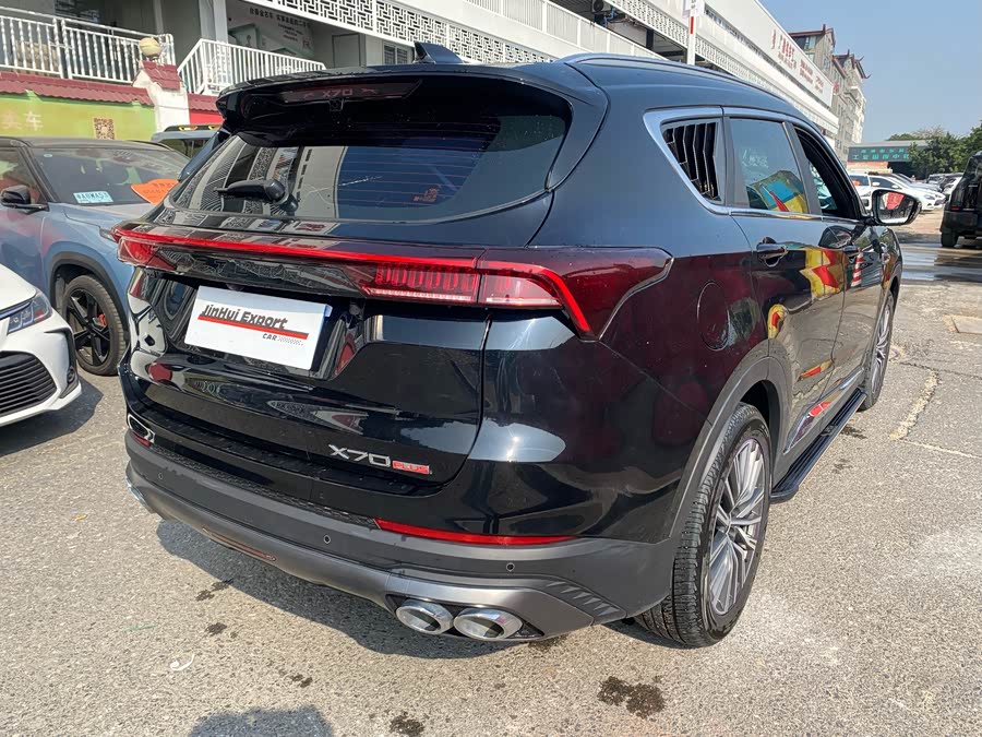 X70 PLUS 2023 car image #4