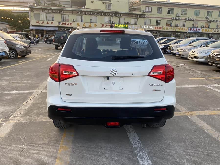 Suzuki Vitara 2018 صورة سيارة #4