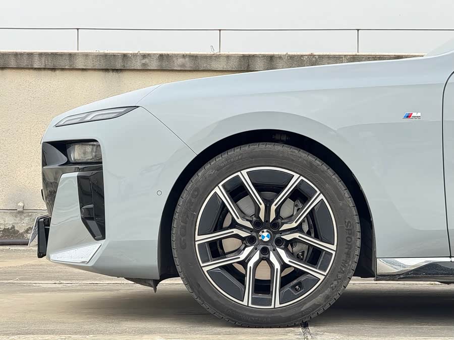 BMW M235L 2025 car image #4