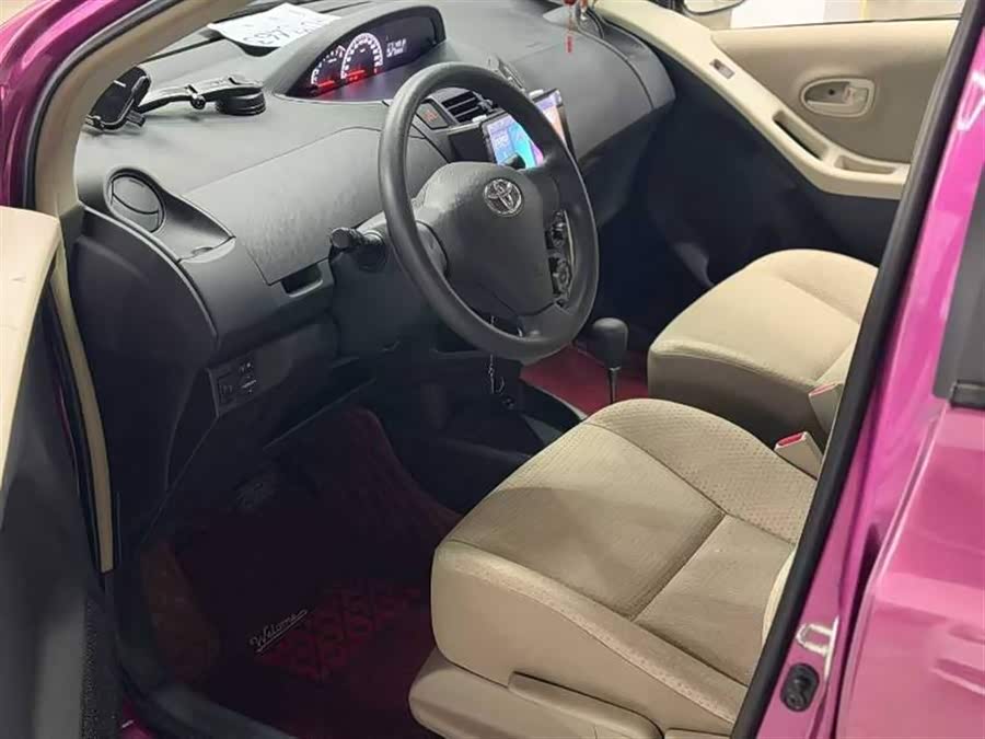 Toyota Yaris 2013 imagem de carro #4