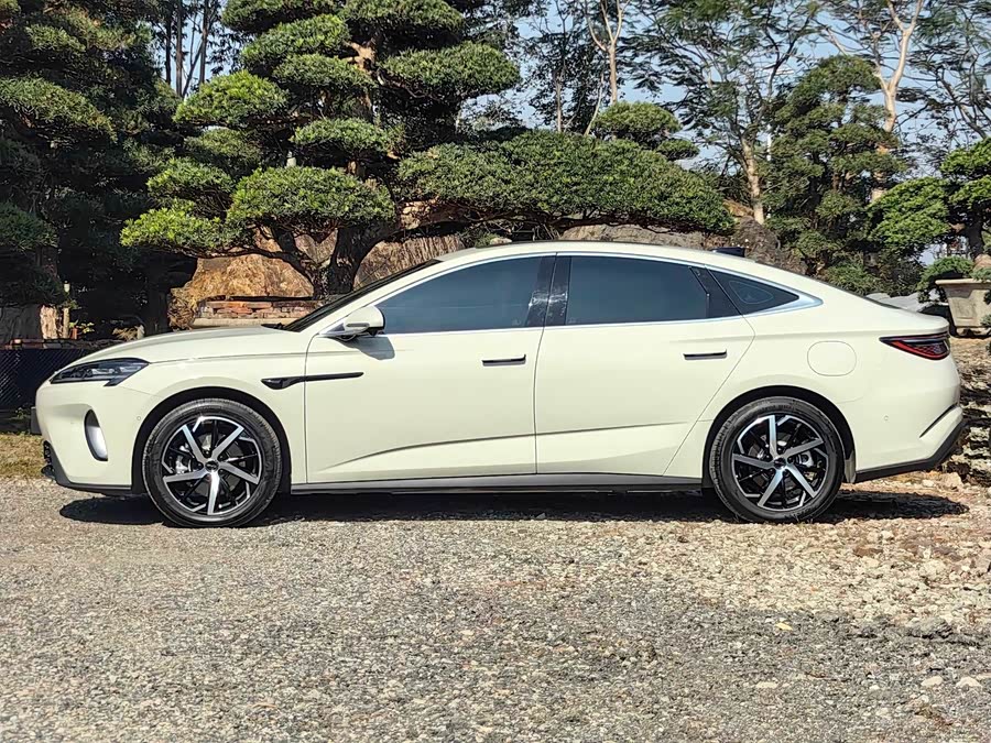 BYD Seal 07 DM-i 2025 immagine di auto #4