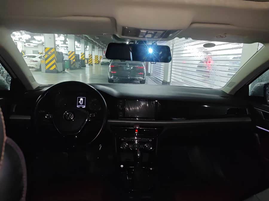 Volkswagen Lavida 2020 car image #4