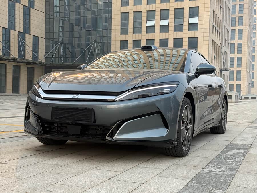 BYD Han 2025 car image #4