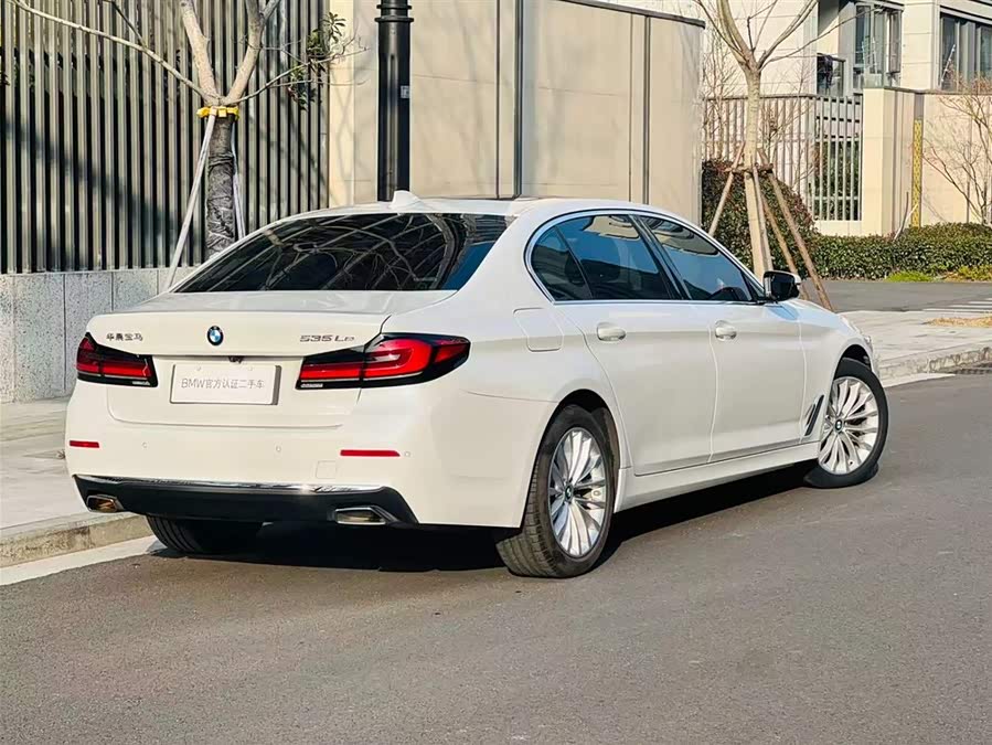 BMW 5 Series New Energy 2021 car image #4
