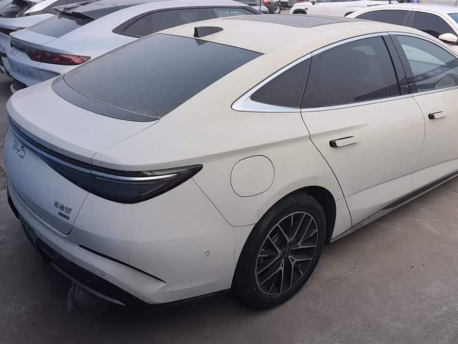 BYD Seal 07 DM-i 2025 car image #4