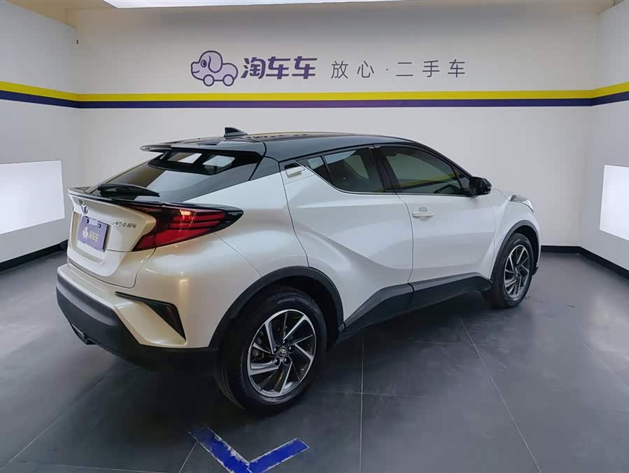 Toyota C-HR 2022 immagine di auto #4